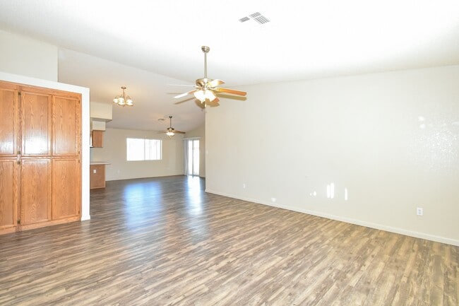 Photo - 2866 S 30th Dr