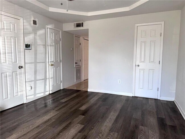 Photo - 7021 Yorktown Dr