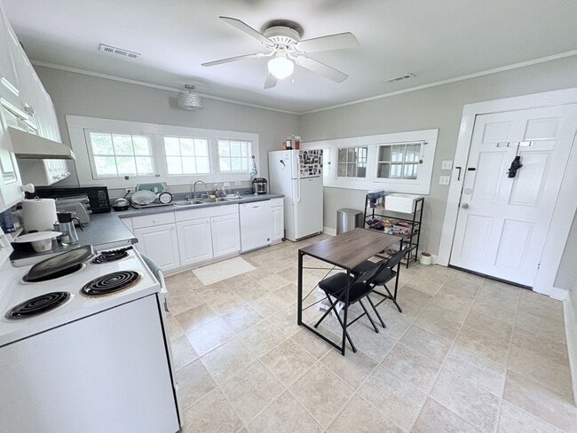 Photo - 102 Old Central Rd