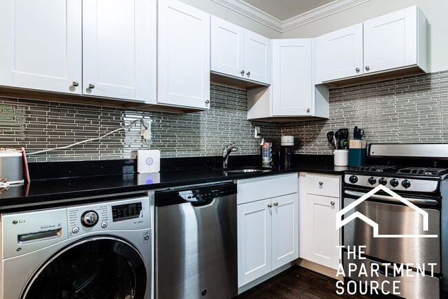 Building Photo - 1054 W Lill Ave Unit 1