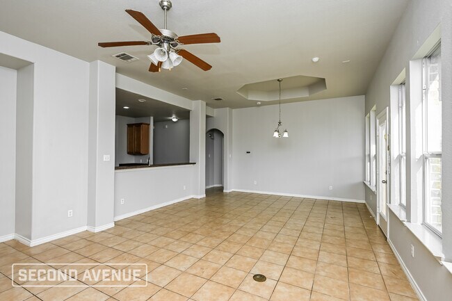 Photo - 5916 Pansy Rd