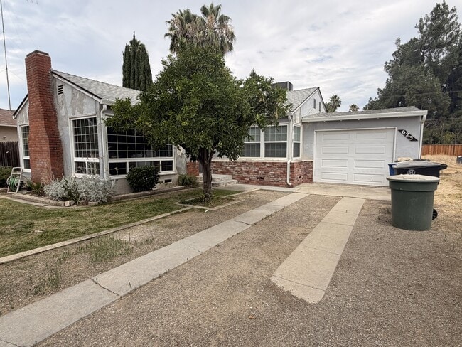 Building Photo - 623 N 3rd St