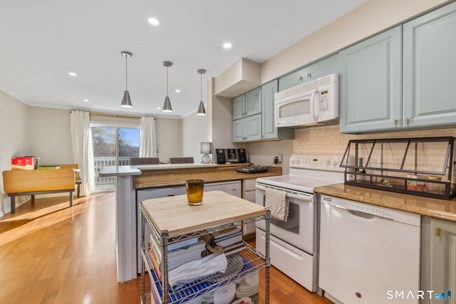 Photo - 133 Main St Unit APT 7