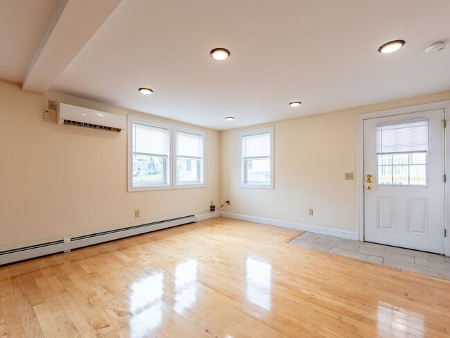 158 North St Unit E