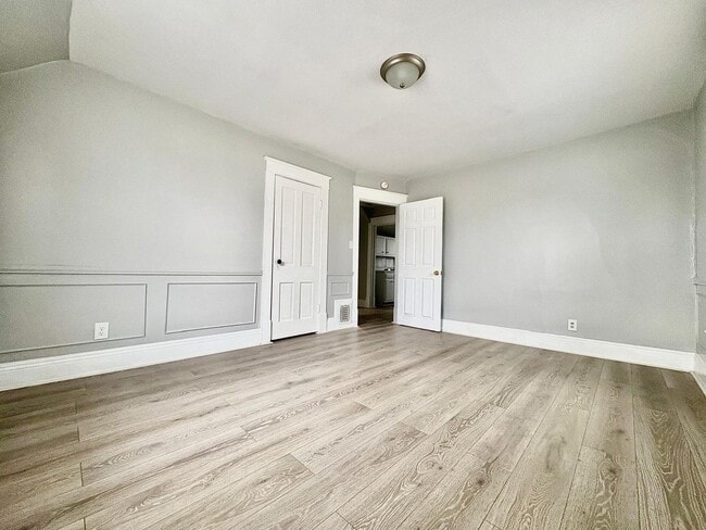 Photo - 108 E 6th St Unit APT 2