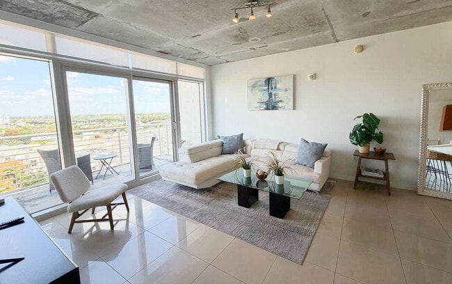 Building Photo - 3250 NE 1st Ave Unit SI FL11-ID1520185P