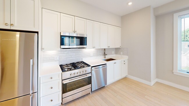 Kitchen - 196 Green St Apartment Unit 307