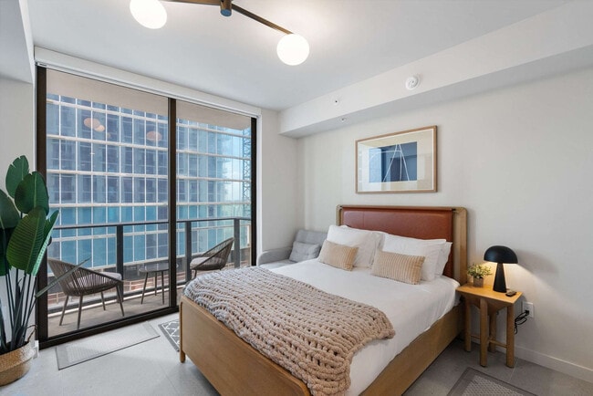 Building Photo - 11 NE 6th St