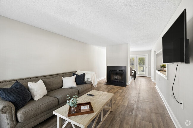 The Evandale - 2BR, 2BA - 1,027SF - Living Room