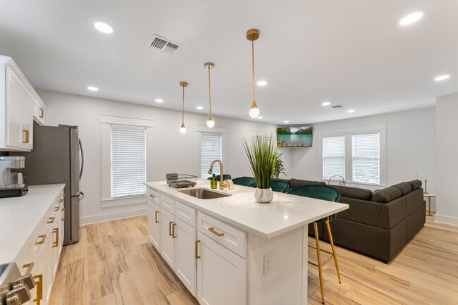 Photo - 120 E Magnolia Ave Apartment Unit 201