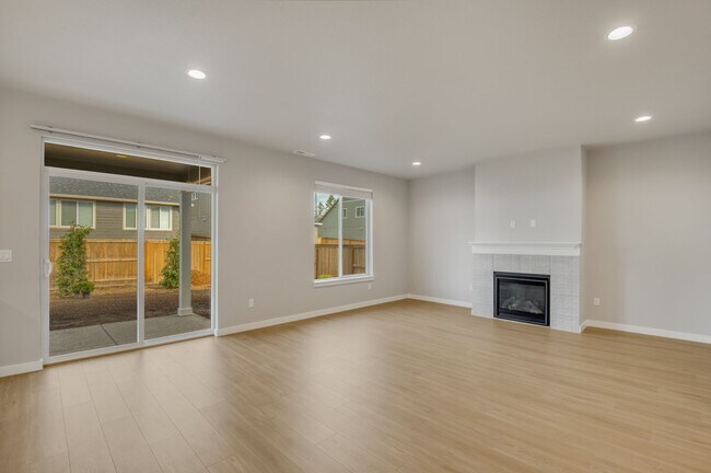 Photo - Brand New & Beautiful 2025 Holt Home !  Wa...