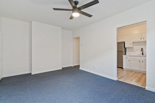 Photo - 2807 Neeld Ave Unidad 2807 Neeld Avenue