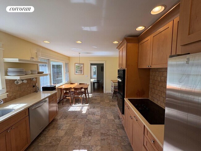 Photo - 38 Brander Pkwy