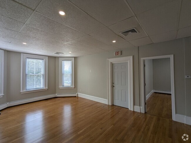 Building Photo - 684 Park Ave Rental