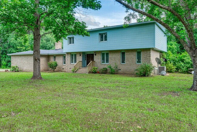 Photo - 400 Derby Ln