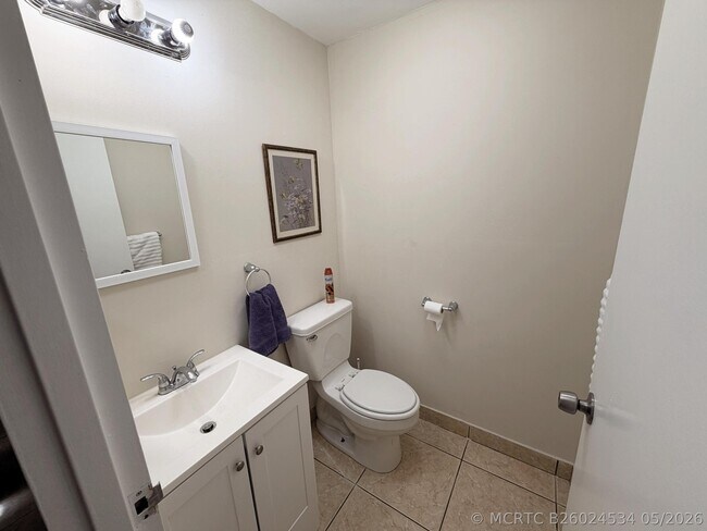 Photo - 419 Brittany Dr