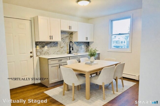 Photo - 470 Wood Ave