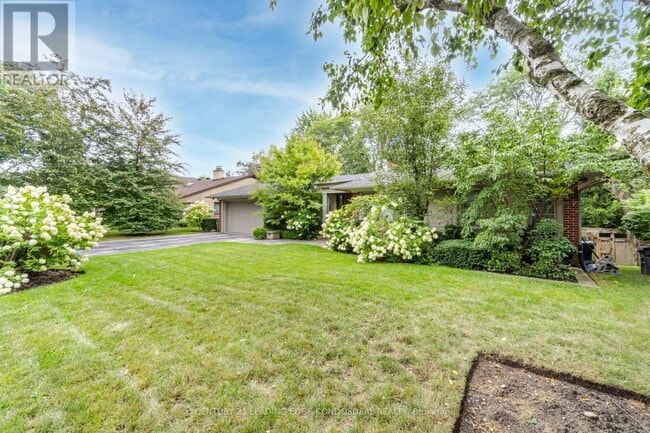 Photo - 96 Laurentide Dr