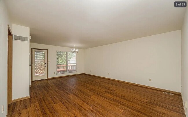 Photo - 147 Cascade Terrace Dr