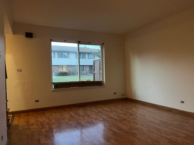 Photo - 9 Tower Ct Unit 9