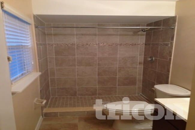 Photo - 23 E Thrush St