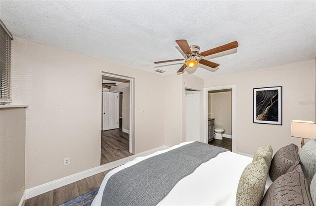 Photo - 705 3rd Ave NE