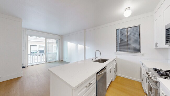 Photo - 1655 Grant Ave