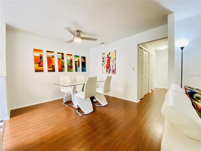 Photo - 225 S Tropical Trail Unidad 312