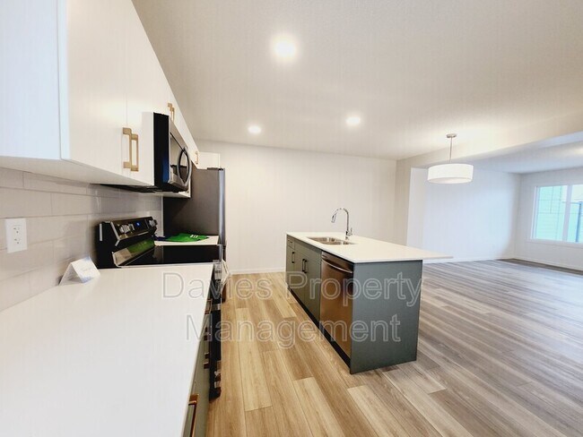 Photo - 1182 Aster Blvd