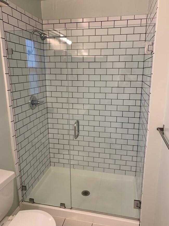 Photo - 11015 National Blvd