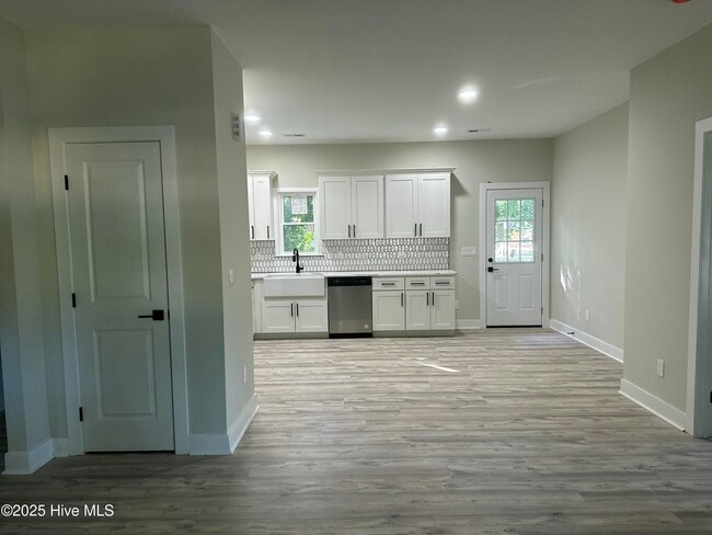 Photo - 1811-1811 Brown Ave
