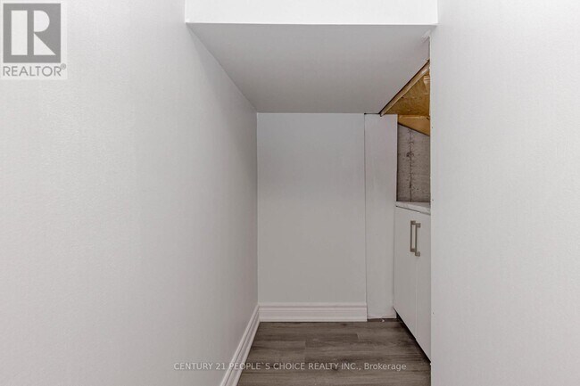 Photo - 5844 Gant Crescent