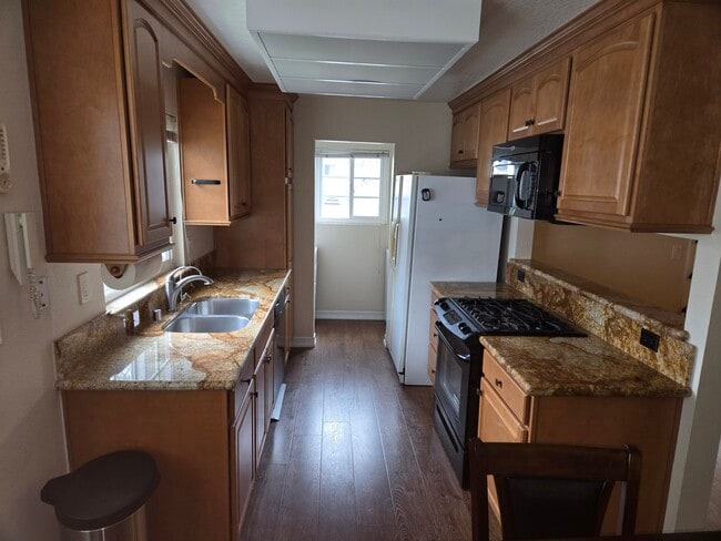 Photo - 7796 Essex Dr Unit 00
