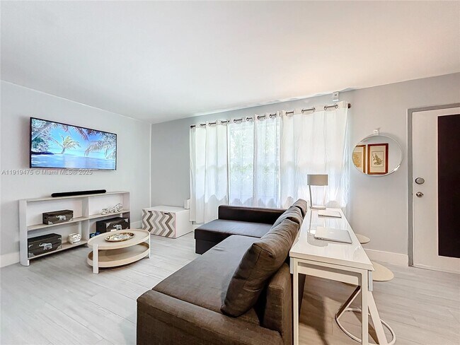 Photo - 651 NE 60th St Unit 12