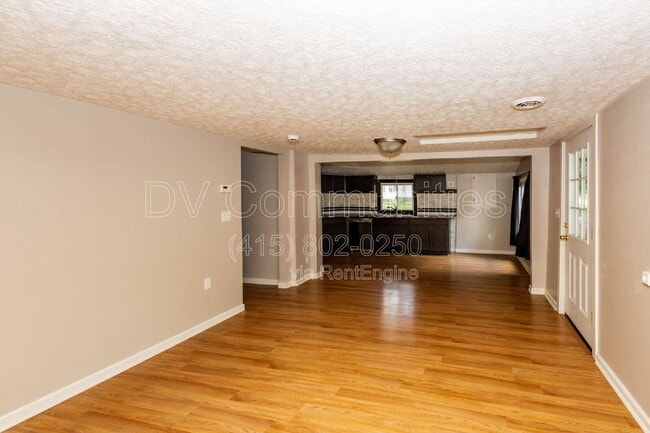 Photo - 3332 Hiwood Ave