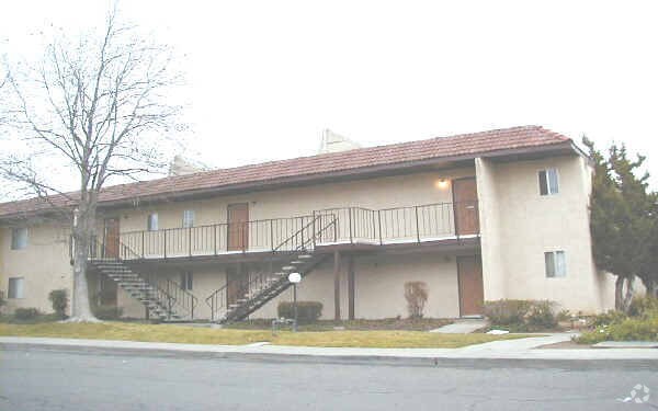 Fairwood Apartments - Fairwood Apartments
