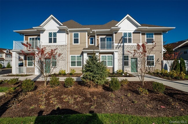 Building Photo - 1 Conklin St Unit 201