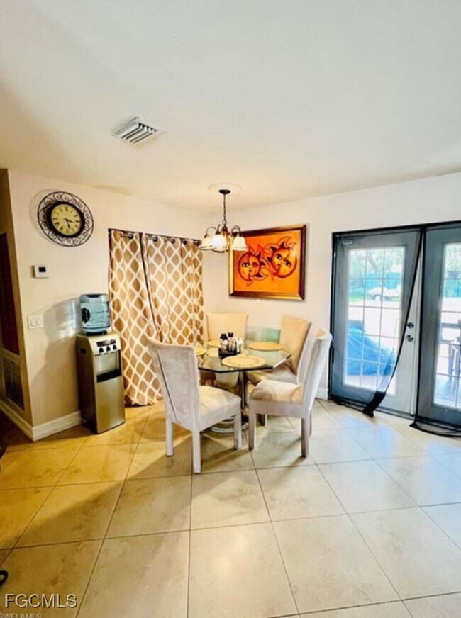 Photo - 804 March St