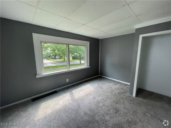 Building Photo - 730 Noble Ave Rental