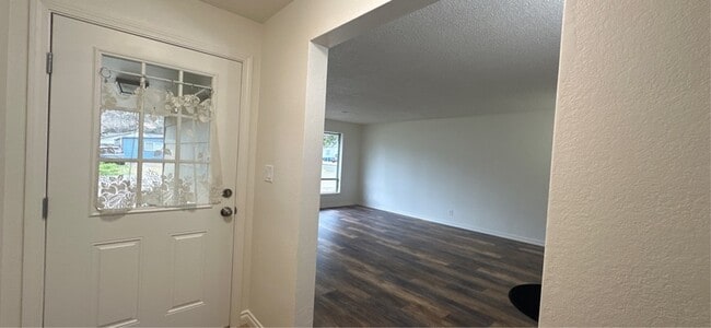 Photo - 938 Madison St