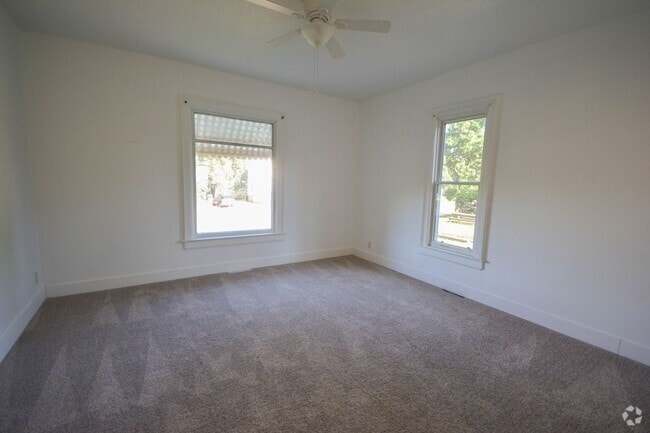 Building Photo - 428 9th Ave SE Unit # 2 Rental