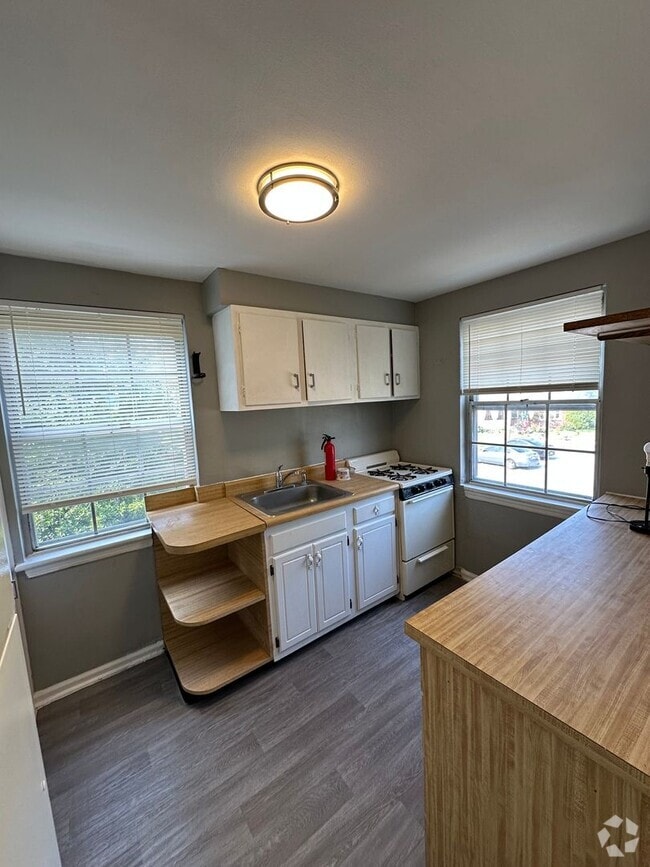 Building Photo - 209 W Parkway Ave Unit Apt B