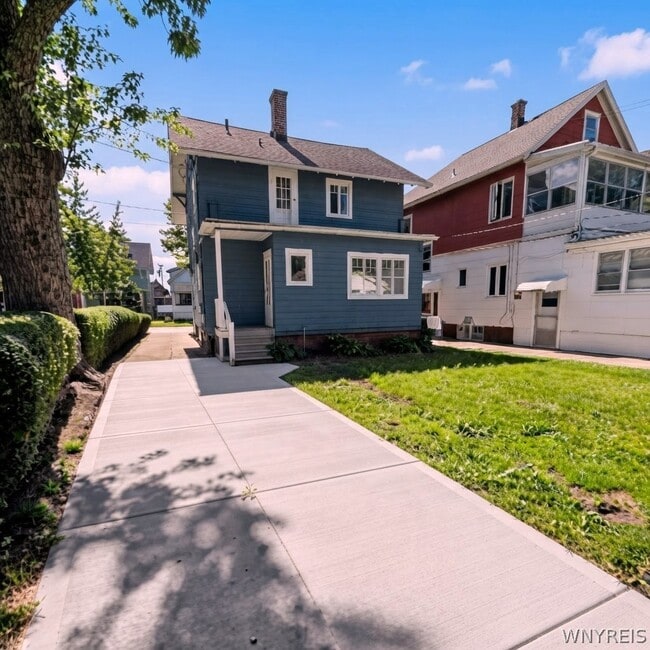 75 W Hazeltine Ave