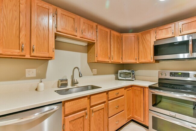 Photo - 44 Elm St Unit 306