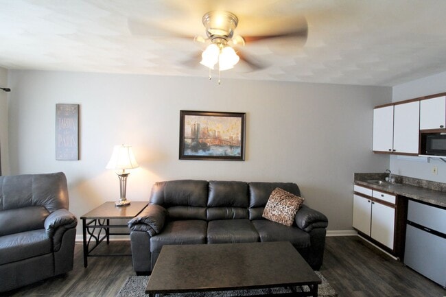 Photo - 1416 Bradley Dr