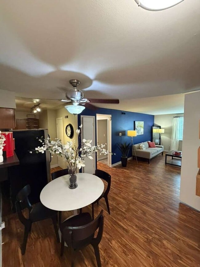 Building Photo - Heritage Apartments Unit 110-Model