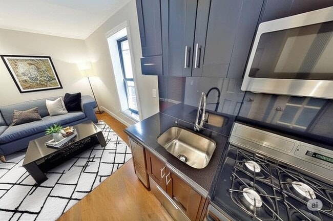 Building Photo - 314 E 106th St Rental