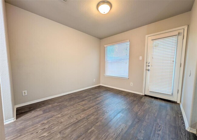 Photo - 8816 Schick Rd