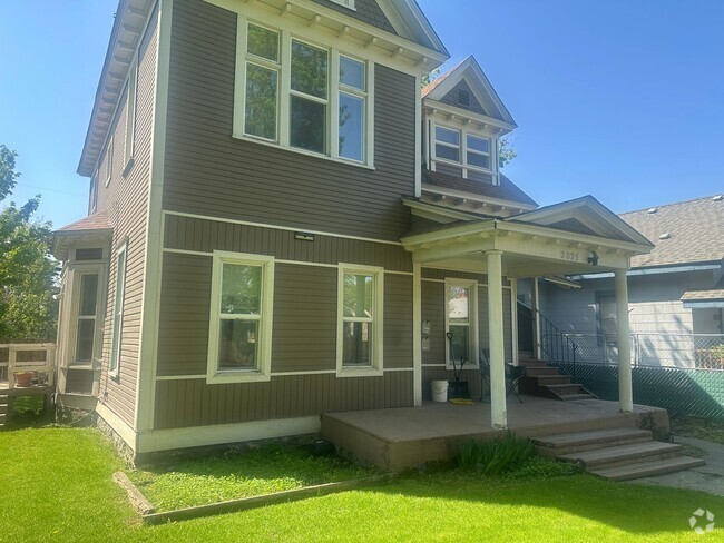 Building Photo - 2025 W Mallon Ave Unit B Rental