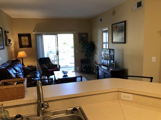 Photo - 15645 Ocean Walk Cir Unidad 201